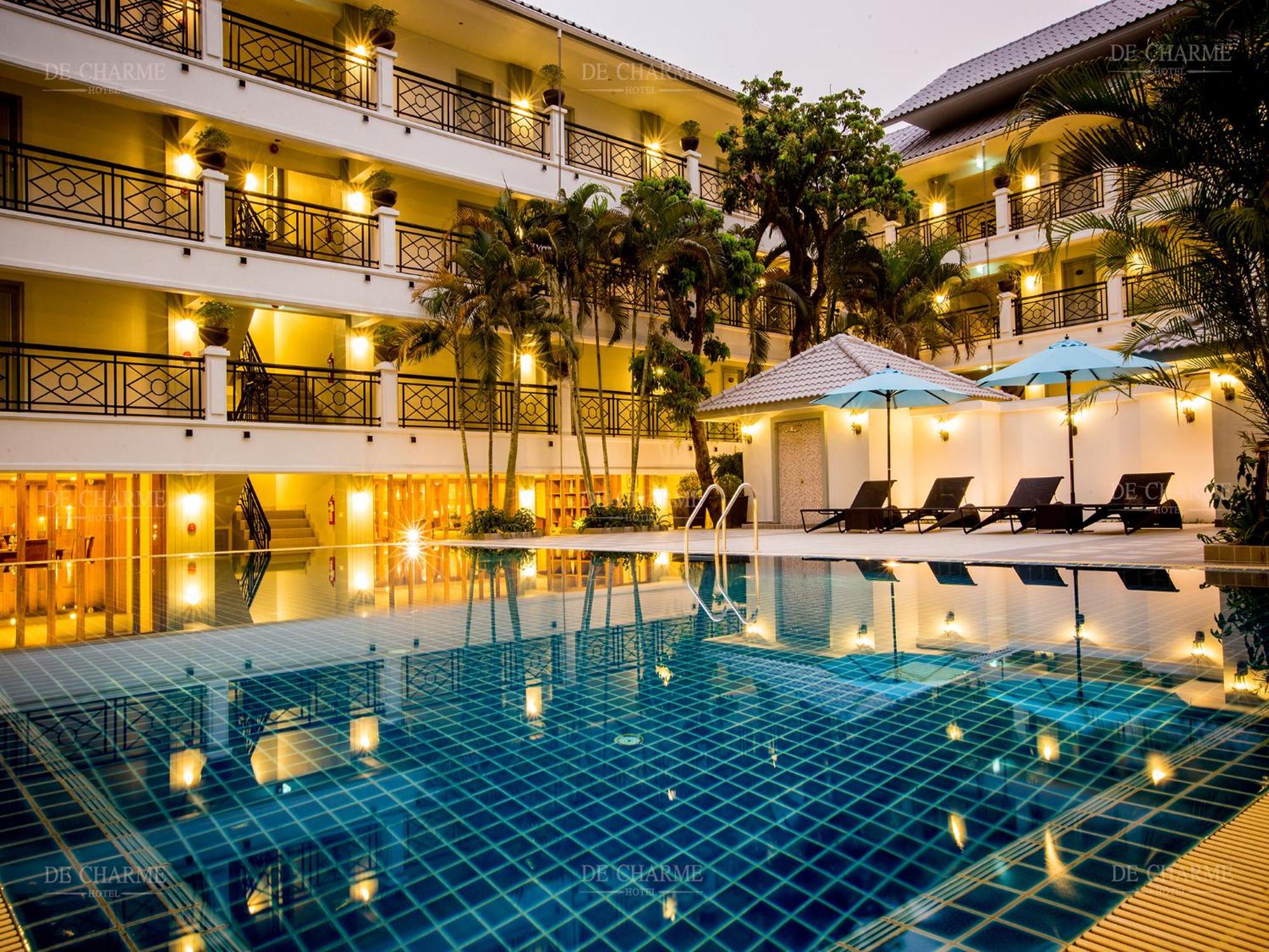 Decharme Hotel 4*