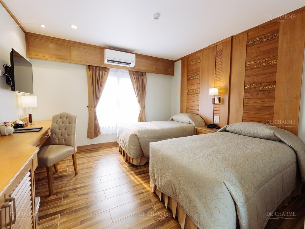 Decharme Hotel